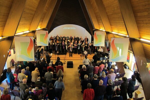 photo of Northlake congregation and choir